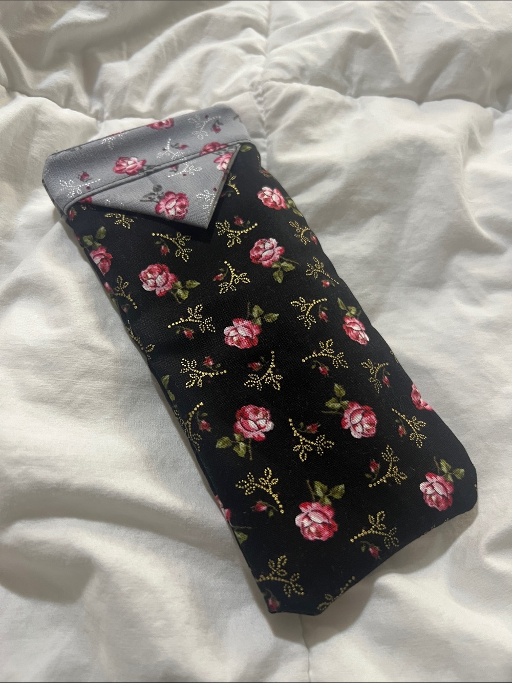 Floral Black Rose Glasses Sleeve